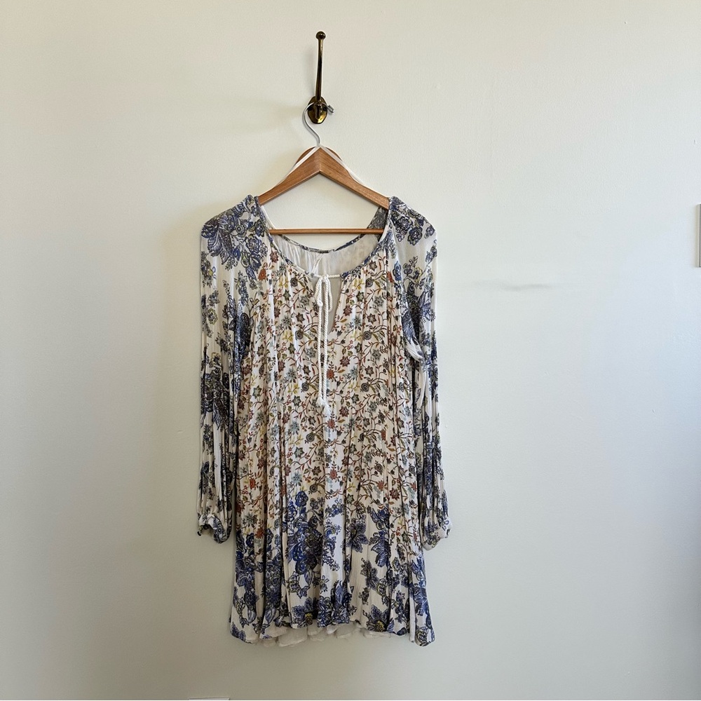 Free People casual tie neck longsleeve floral dress- M